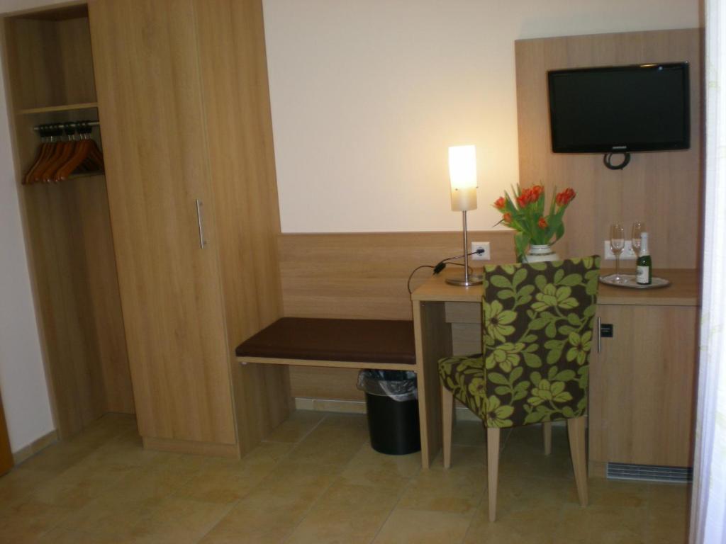 Hotel Goldener Loewe 金茨堡 客房 照片